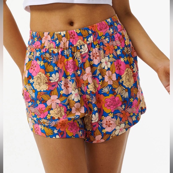 Rip Curl Kamari Floral Shorts with Pockets - Picture 3 of 10